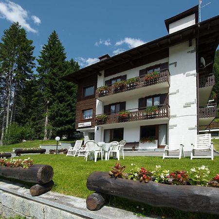 Garni Bucaneve Madonna di Campiglio Exterior photo