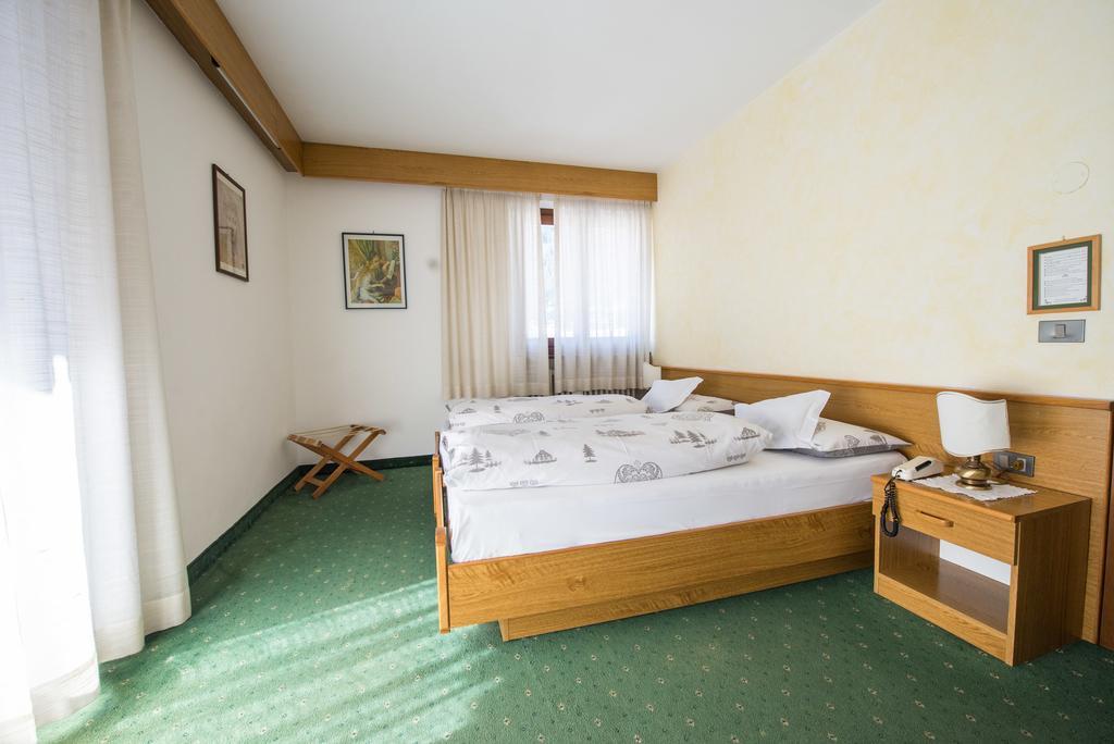 Garni Bucaneve Madonna di Campiglio Room photo