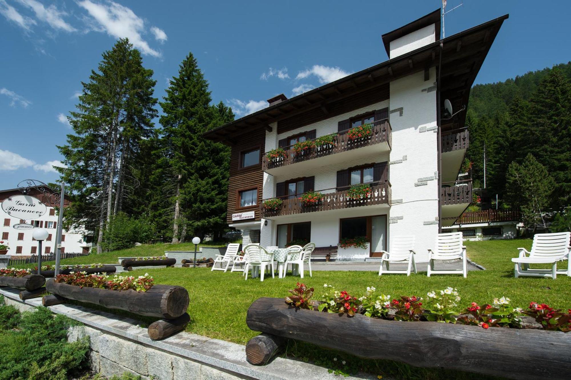 Garni Bucaneve Madonna di Campiglio Exterior photo
