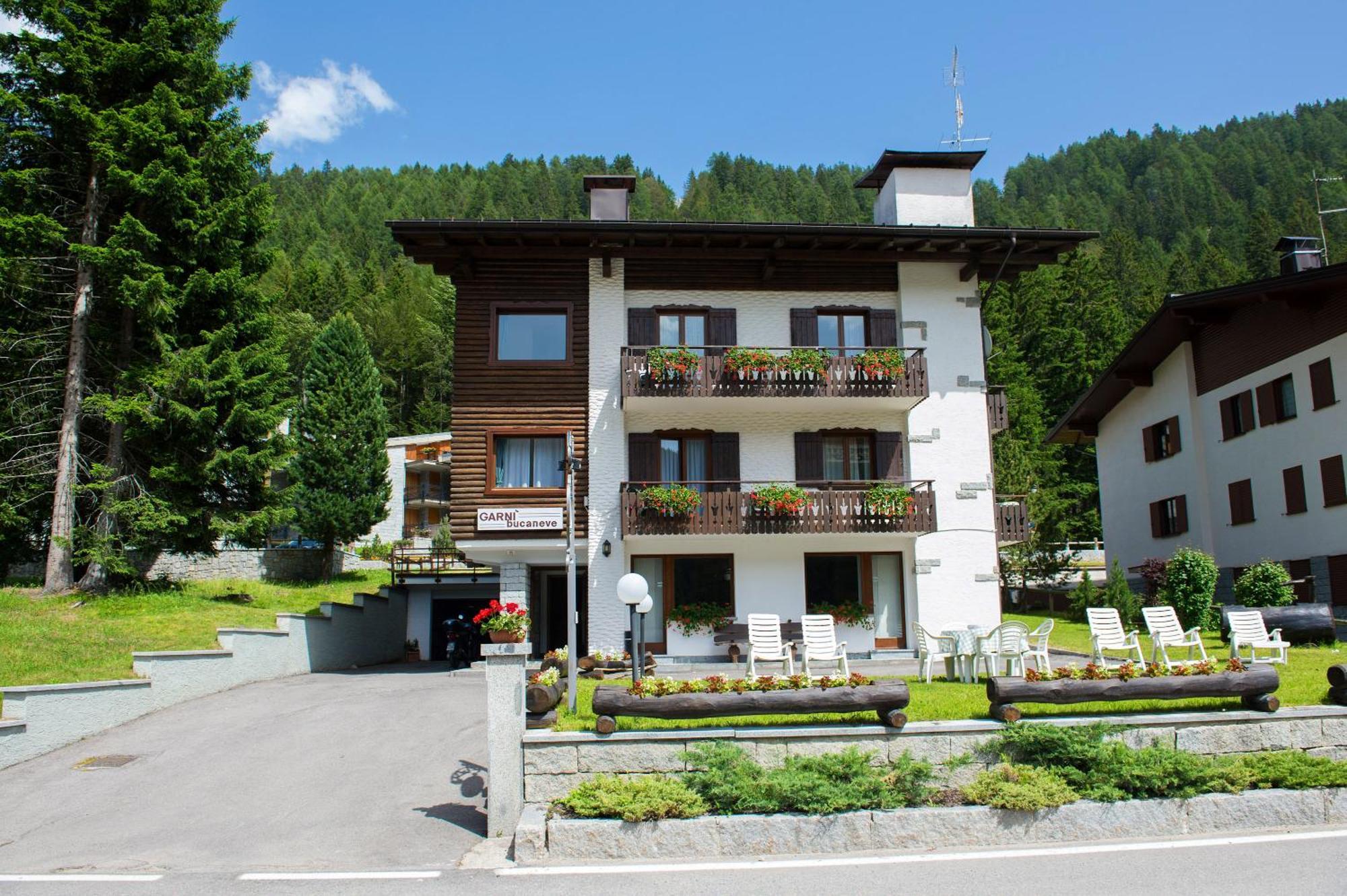 Garni Bucaneve Madonna di Campiglio Exterior photo