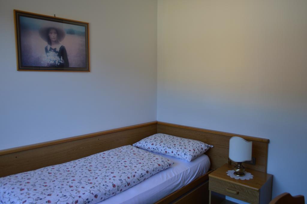 Garni Bucaneve Madonna di Campiglio Room photo